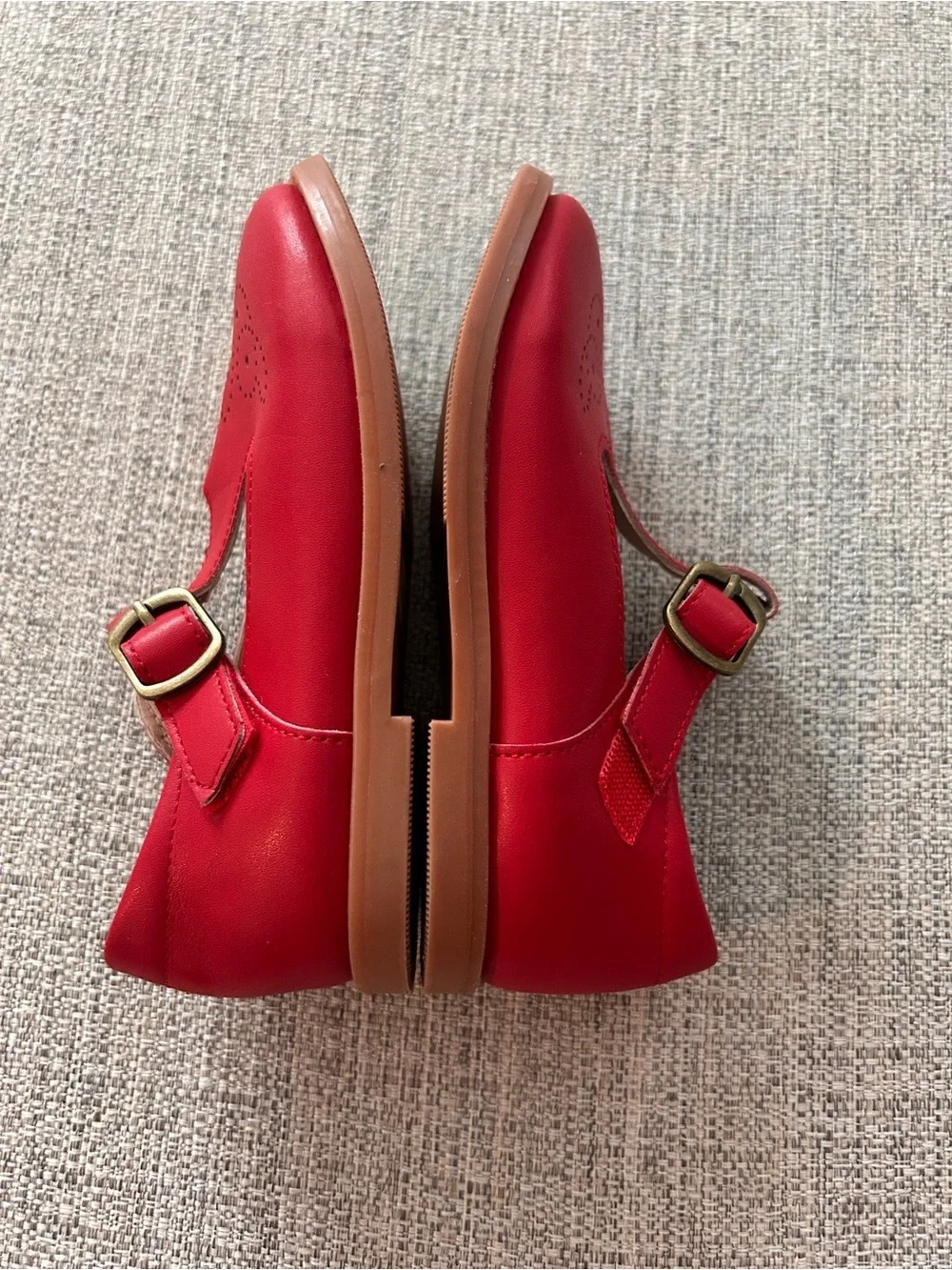 Kiderence Little Girls' Red Mary Jane’s Oxford Dress Shoes with Buckle. Size 9M